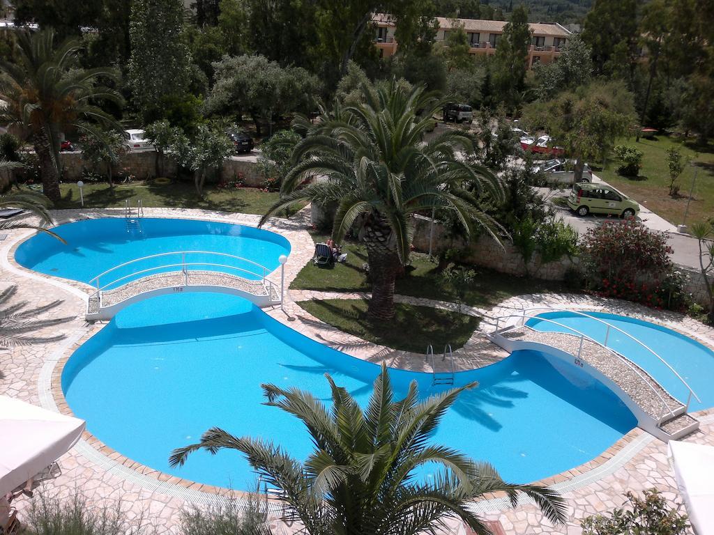 Three Stars Hotel