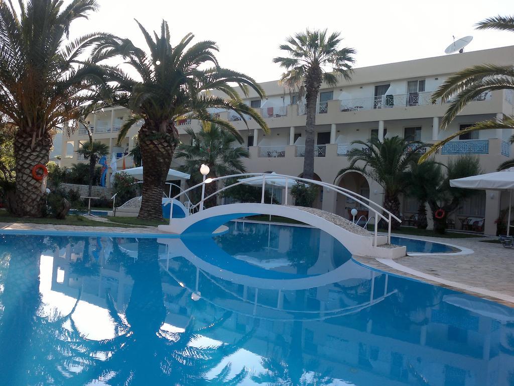 Three Stars Moraitika