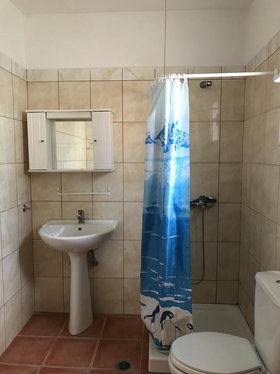 Three Stars Hotel